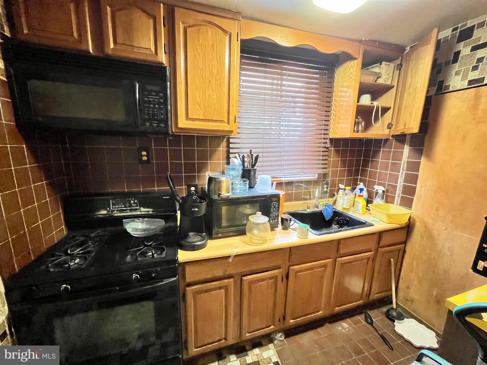 1919 Elston Street Philadelphia, PA 19138 - Photo 19 of 19