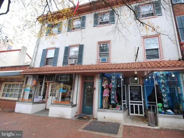 $1,875 | 241 High Street, Unit 5, Burlington, NJ 08016