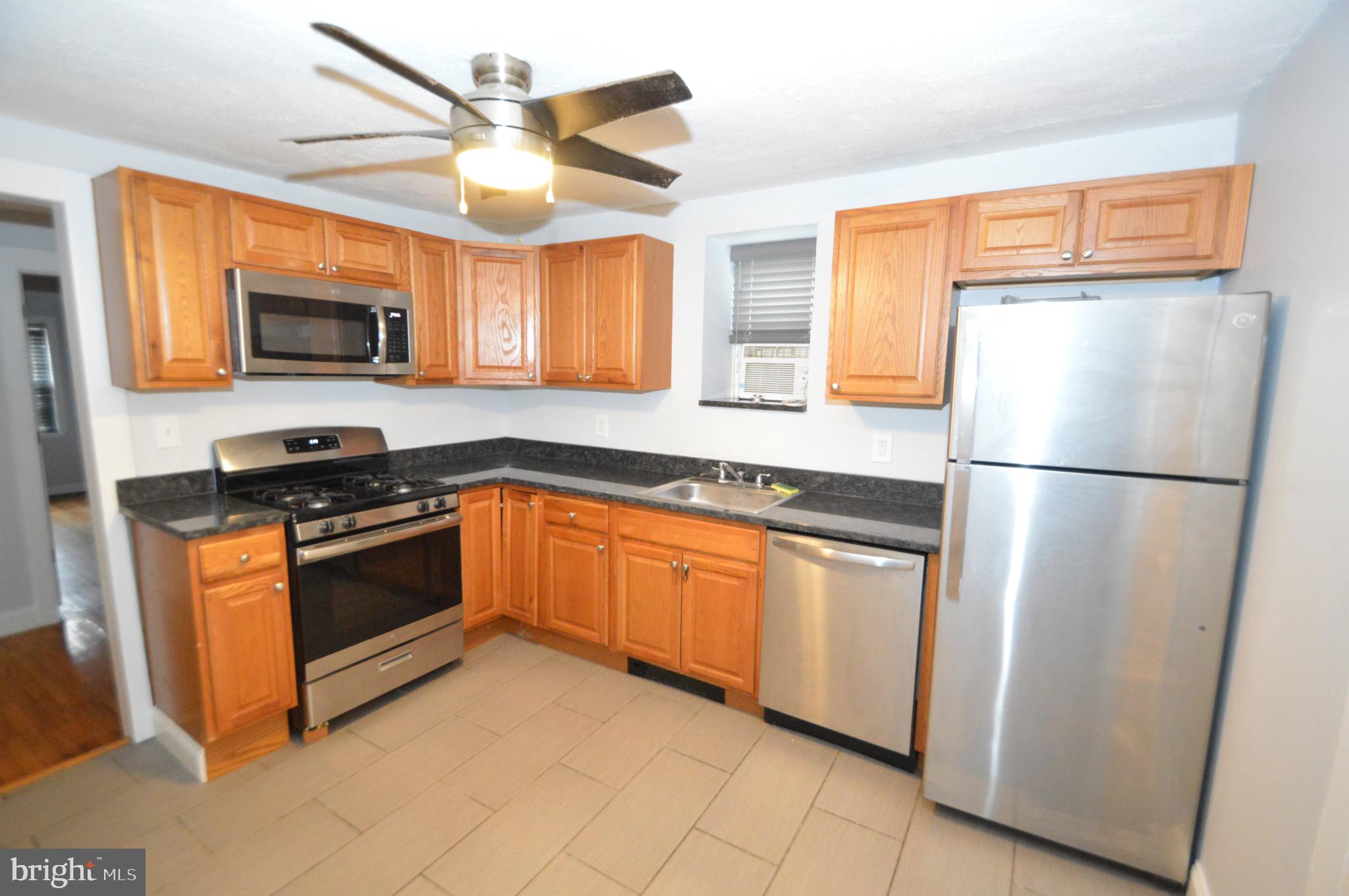 241 High Street, Unit 5 Burlington, NJ 08016 - Photo 2 of 12 Kitchen