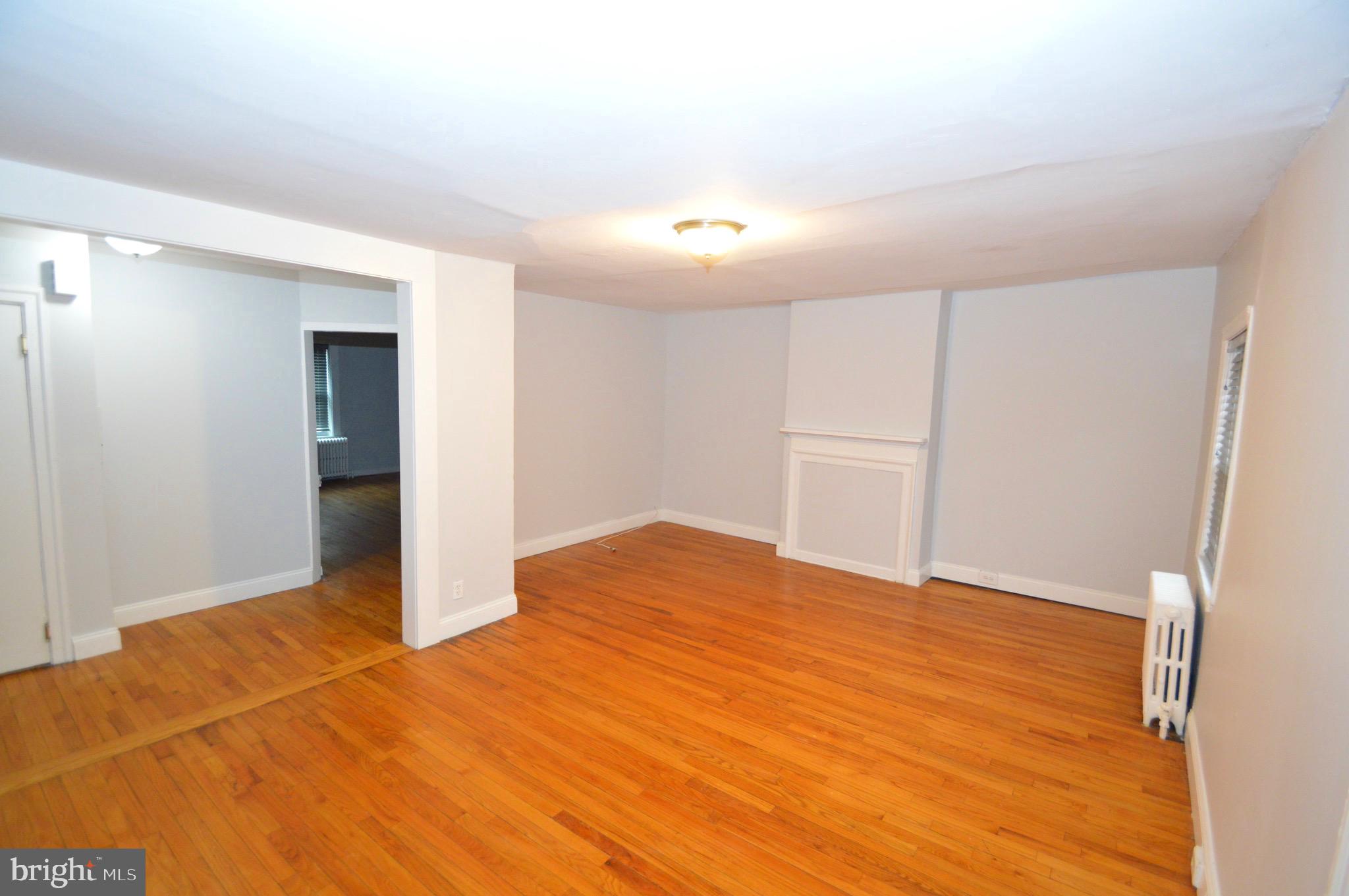 241 High Street, Unit 5 Burlington, NJ 08016 - Photo 4 of 12 Living Room