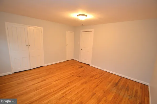 $1,875 | 241 High Street, Unit 5, Burlington, NJ 08016