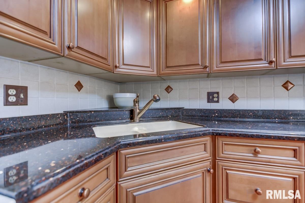 400 Armor Road Springfield, IL 62704 - Photo 12 of 36