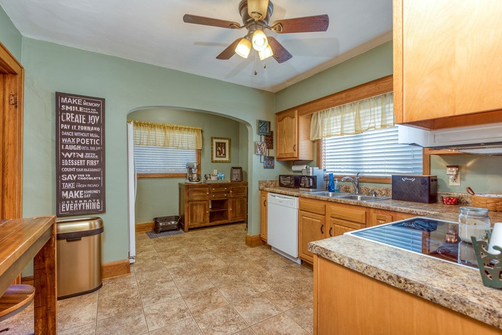1302 Old Stage Road Chilhowie, VA 24319 - Photo 14 of 26 Gallery Image 14