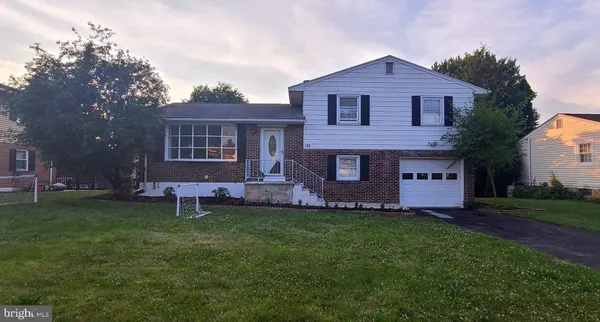 $330,000 | 739 Henry Drive, Emmaus, PA 18049