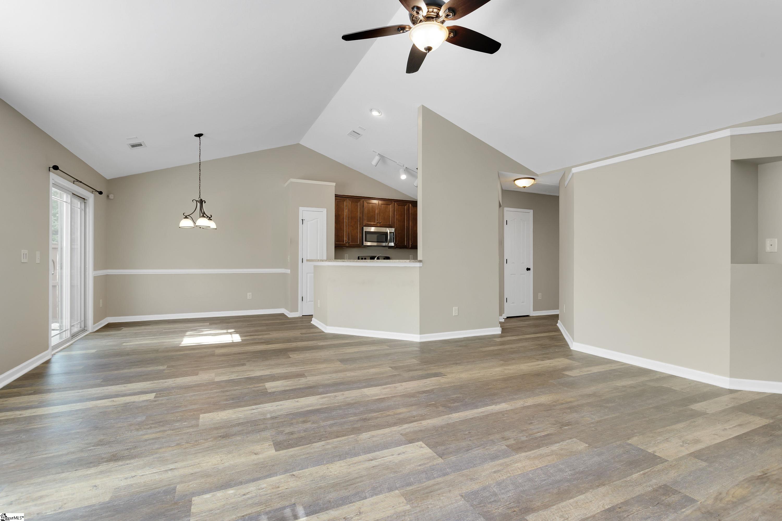 364 Riverdale Road Simpsonville, SC 29680 - Photo 4 of 21 Gallery Image 4