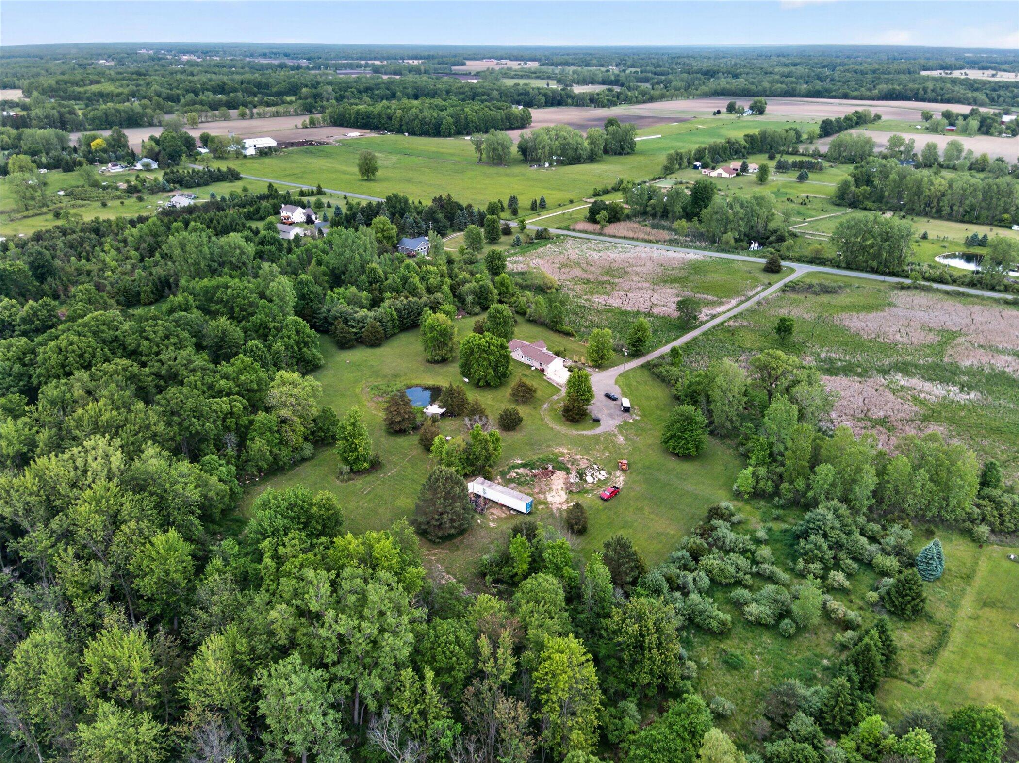 5569 South Corey Road Perry, MI 48872 - Photo 46 of 61 55-5569-S-Corey-Rd-Perry-MI-48872-Window
