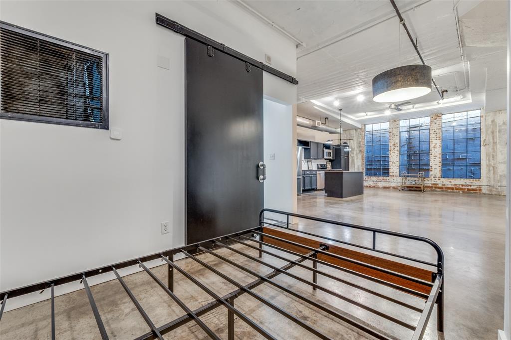 1122 Jackson Street, Unit 922 Dallas, TX 75202 - Photo 5 of 25 a view of lobby with a couch