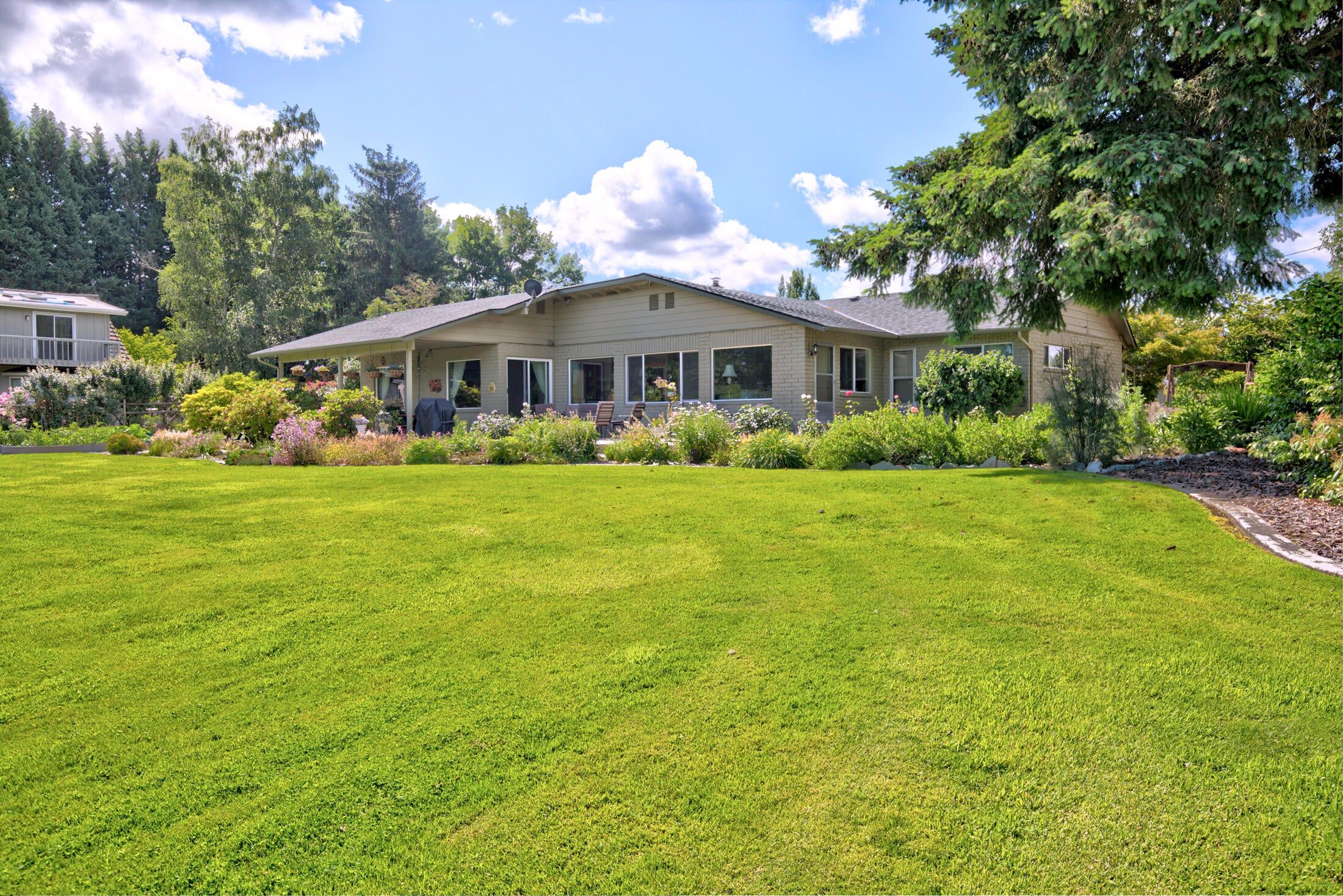 4720 Leonard Road Grants Pass, OR 97527 - Photo 1 of 56 leonard032