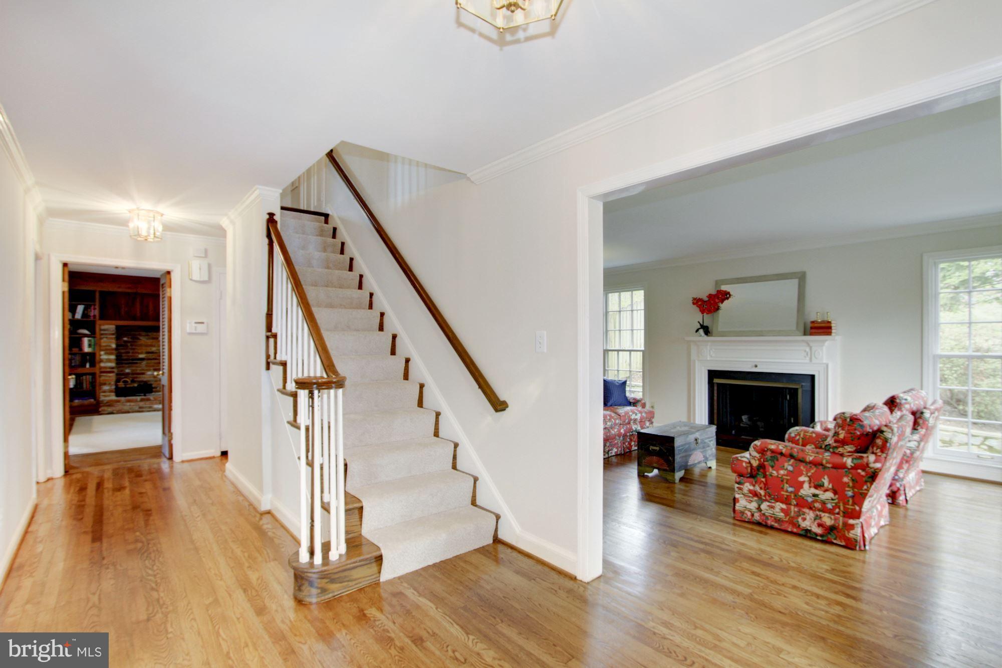 7904 Greentree Road Bethesda, MD 20817 - Photo 3 of 30 Interior (General)