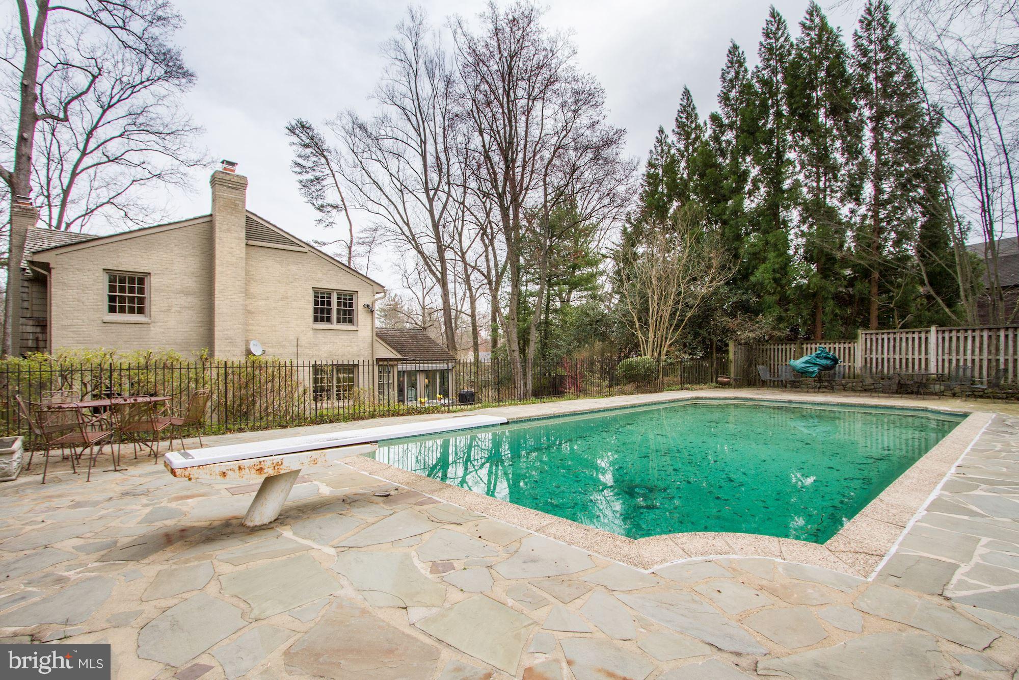 7904 Greentree Road Bethesda, MD 20817 - Photo 29 of 30 Exterior (Rear)