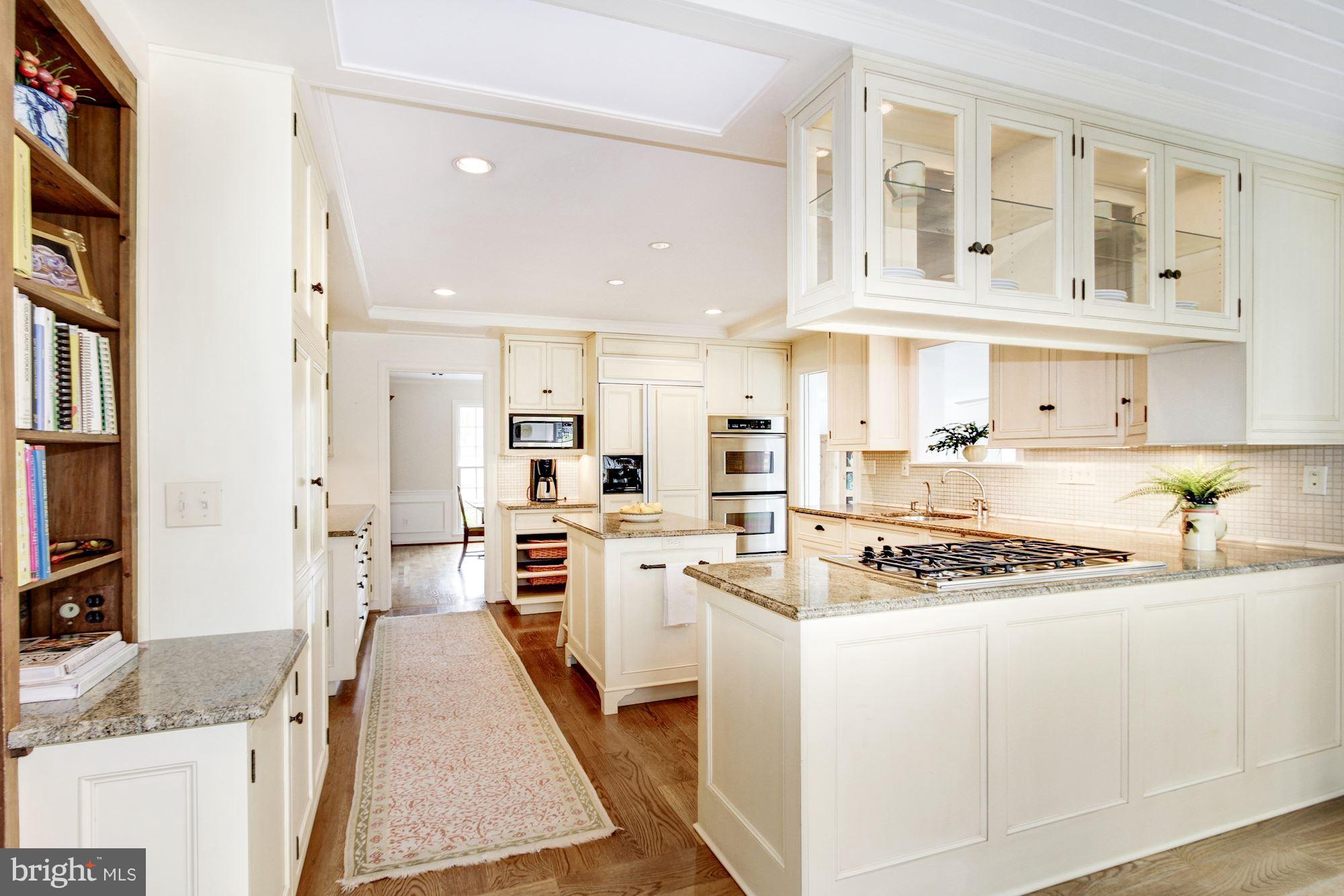 7904 Greentree Road Bethesda, MD 20817 - Photo 4 of 30 Kitchen