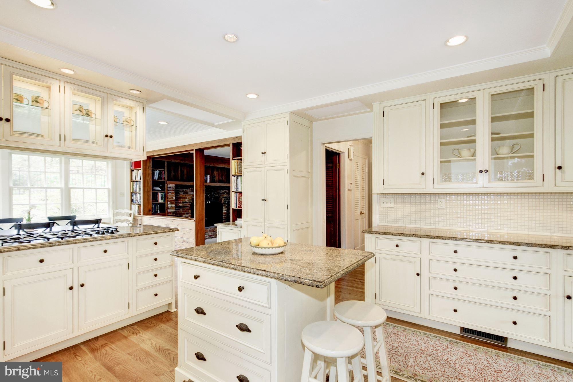 7904 Greentree Road Bethesda, MD 20817 - Photo 5 of 30 Kitchen
