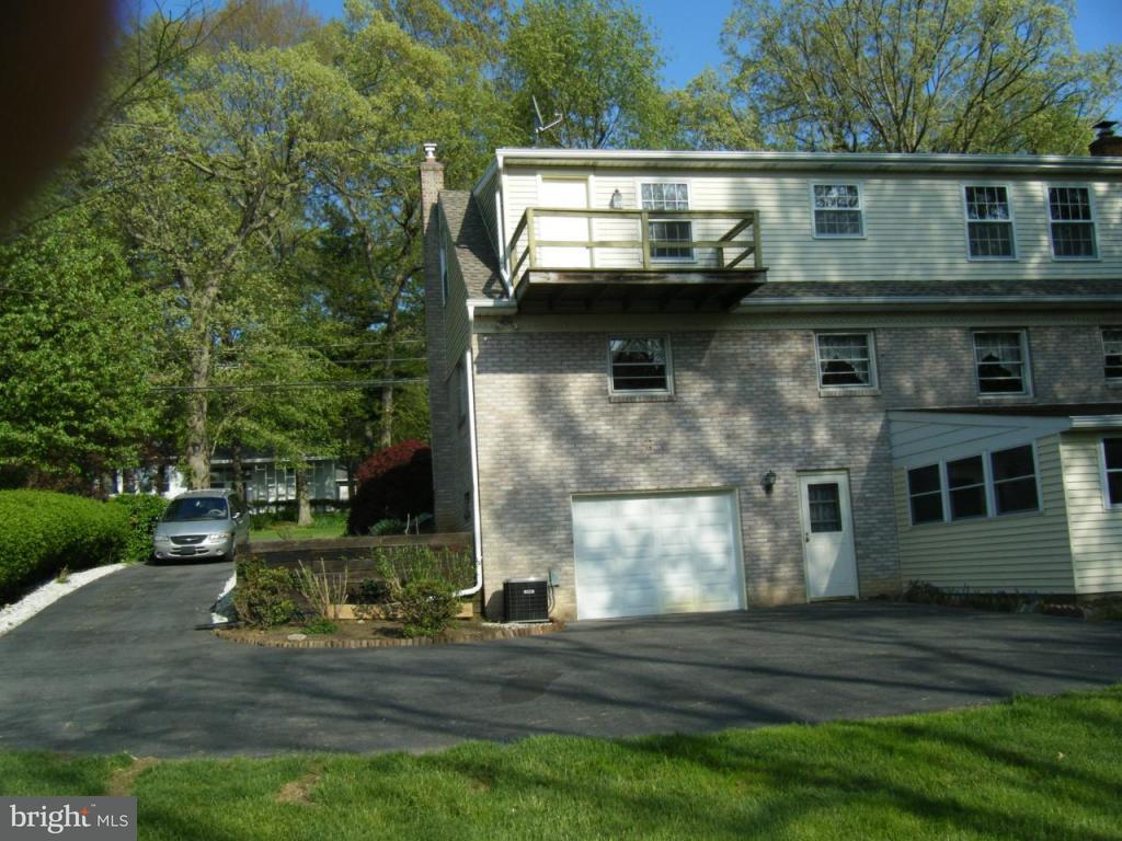 958 Nissley Road Lancaster, PA 17601 - Photo 4 of 22 Gallery Image 4
