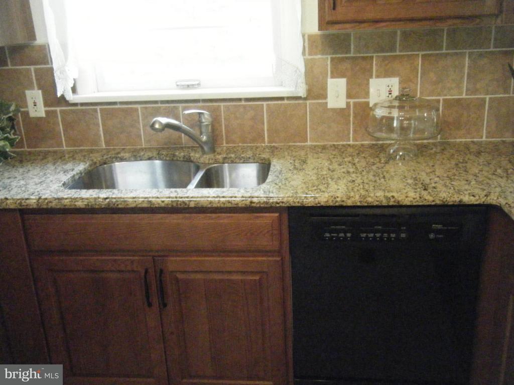 958 Nissley Road Lancaster, PA 17601 - Photo 8 of 22 Gallery Image 8