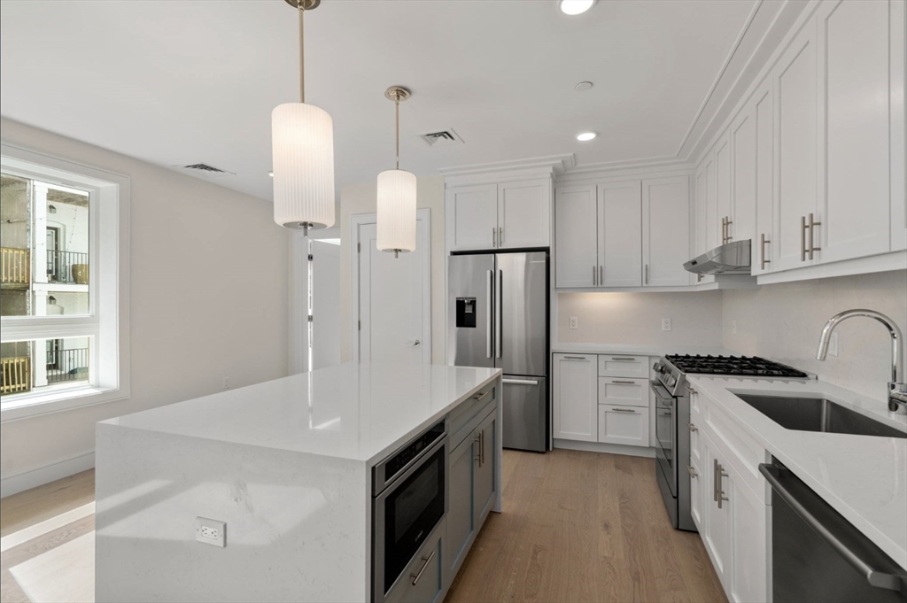 301 Border Street, Unit 303 Boston, MA 02128 - Photo 5 of 24