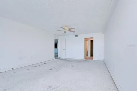 $180,000 | 7300 Sun Island Drive South, Unit 1602, South Pasadena, FL 33707