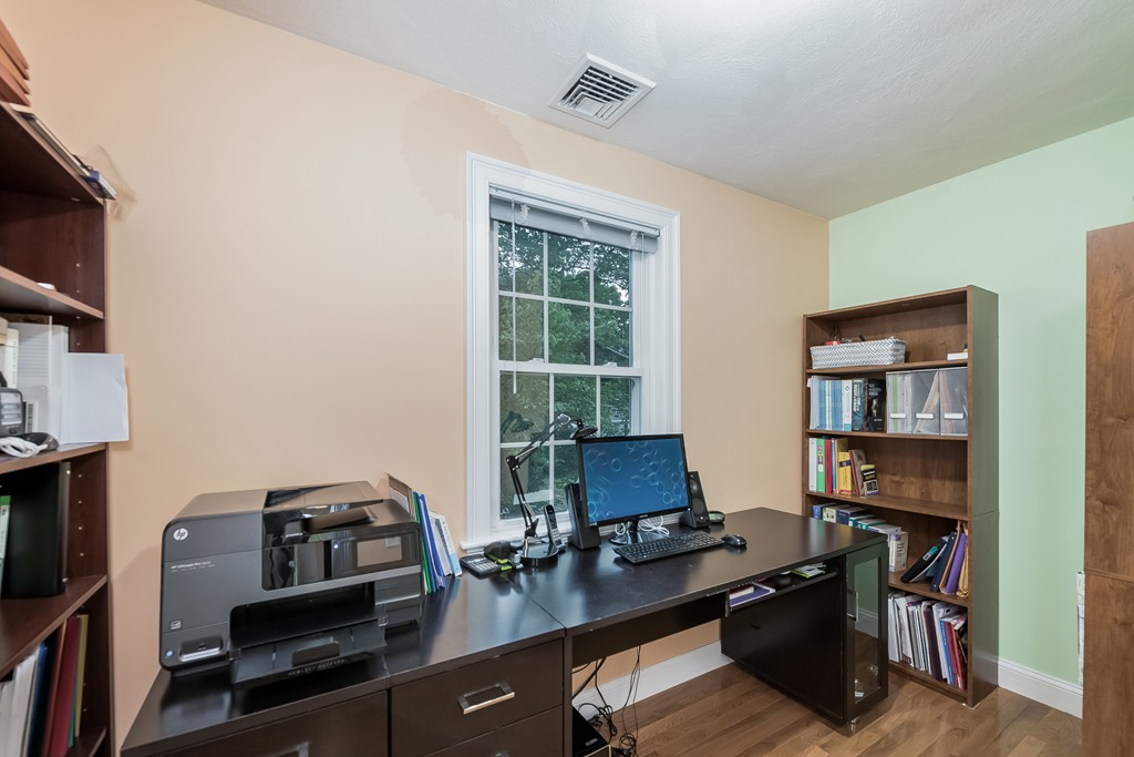 15 Carter Road Burlington, MA 01803 - Photo 19 of 30 Gallery Image 19
