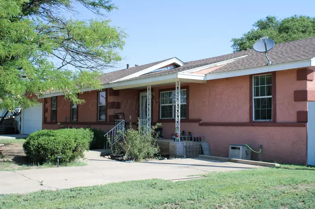 $150,000 | 314 North Grace Street, Stratford, TX 79084