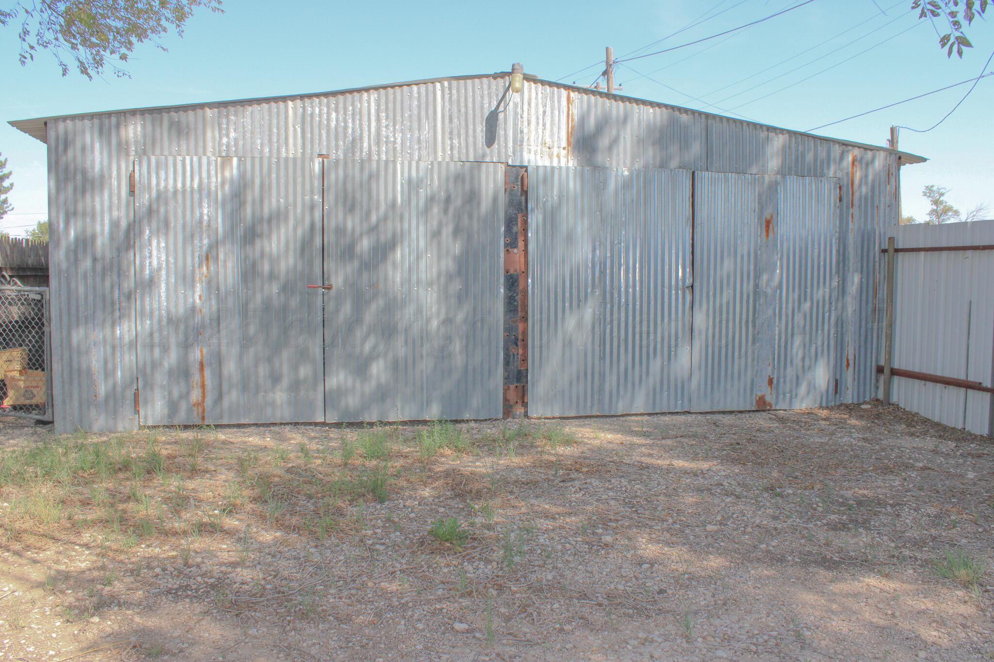 314 North Grace Street Stratford, TX 79084 - Photo 5 of 5 IMG_0202