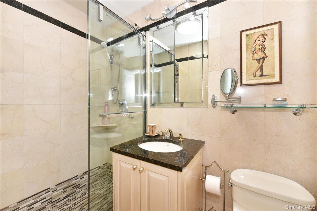 320 East Shore Road, Unit 15A Great Neck, NY 11023 - Photo 23 of 29 Gallery Image 23