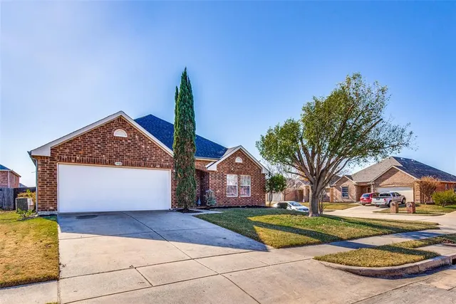 $2,325 | 1900 Juniper Drive, Little Elm, TX 75068