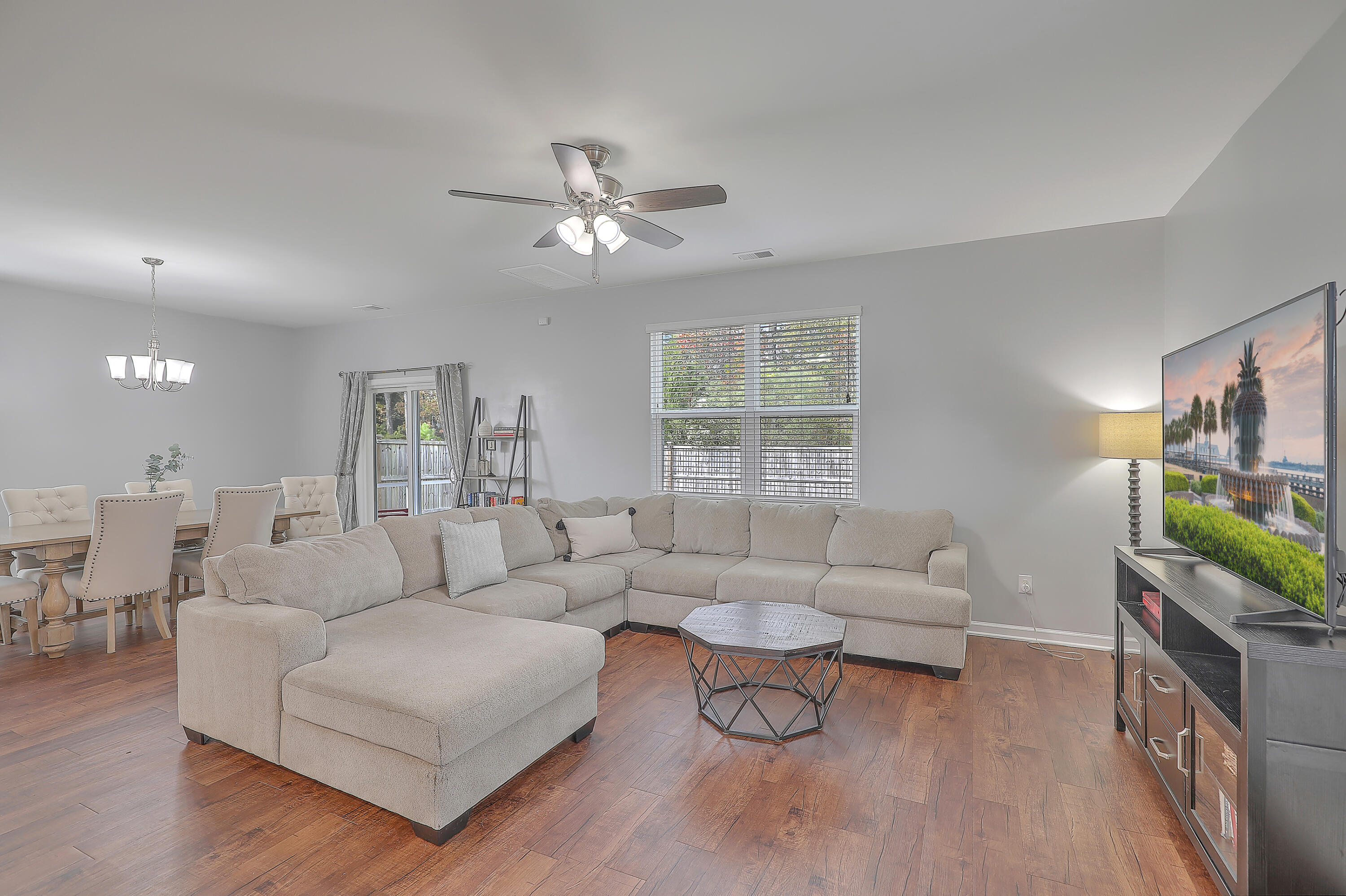 516 Glady Road Moncks Corner, SC 29461 - Photo 6 of 31 Living Room