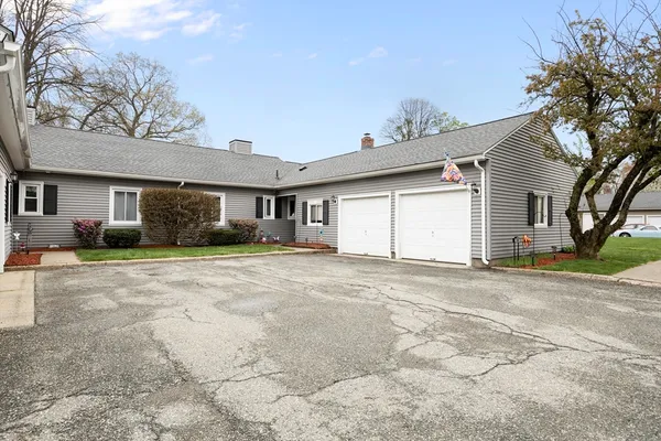$299,900 | 165 Applewood Drive, Unit 165, Chicopee, MA 01022