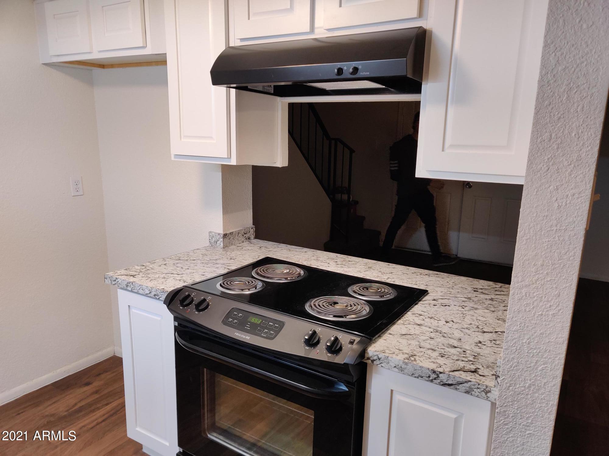 4031 West Wonderview Road Phoenix, AZ 85019 - Photo 3 of 20 Kitchen
