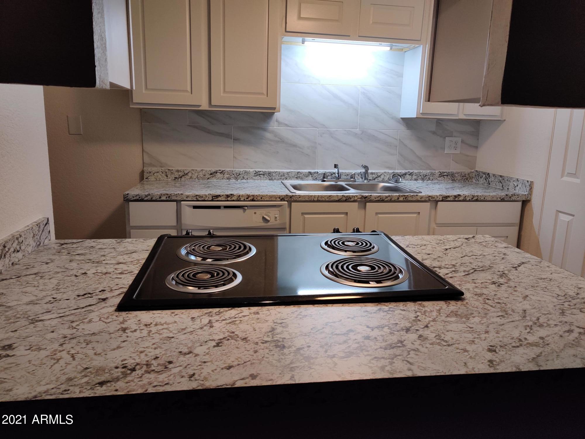 4031 West Wonderview Road Phoenix, AZ 85019 - Photo 6 of 20 Kitchen
