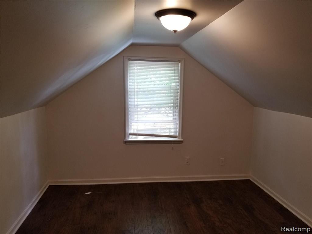 1410 South Hospital Road Waterford, MI 48327 - Photo 15 of 21