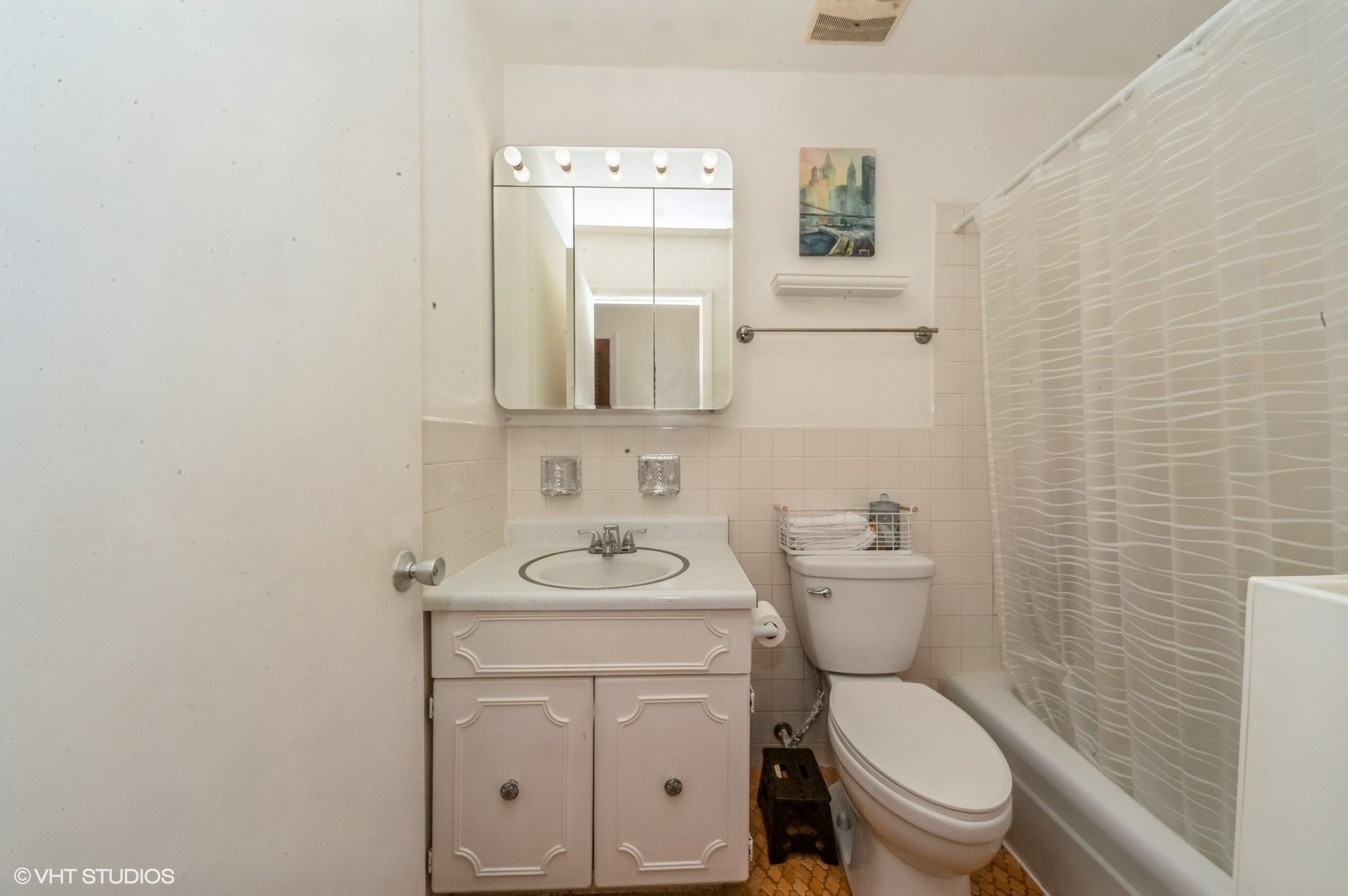 10385 Dearlove Road, Unit 2G Glenview, IL 60025 - Photo 13 of 17 Gallery Image 13