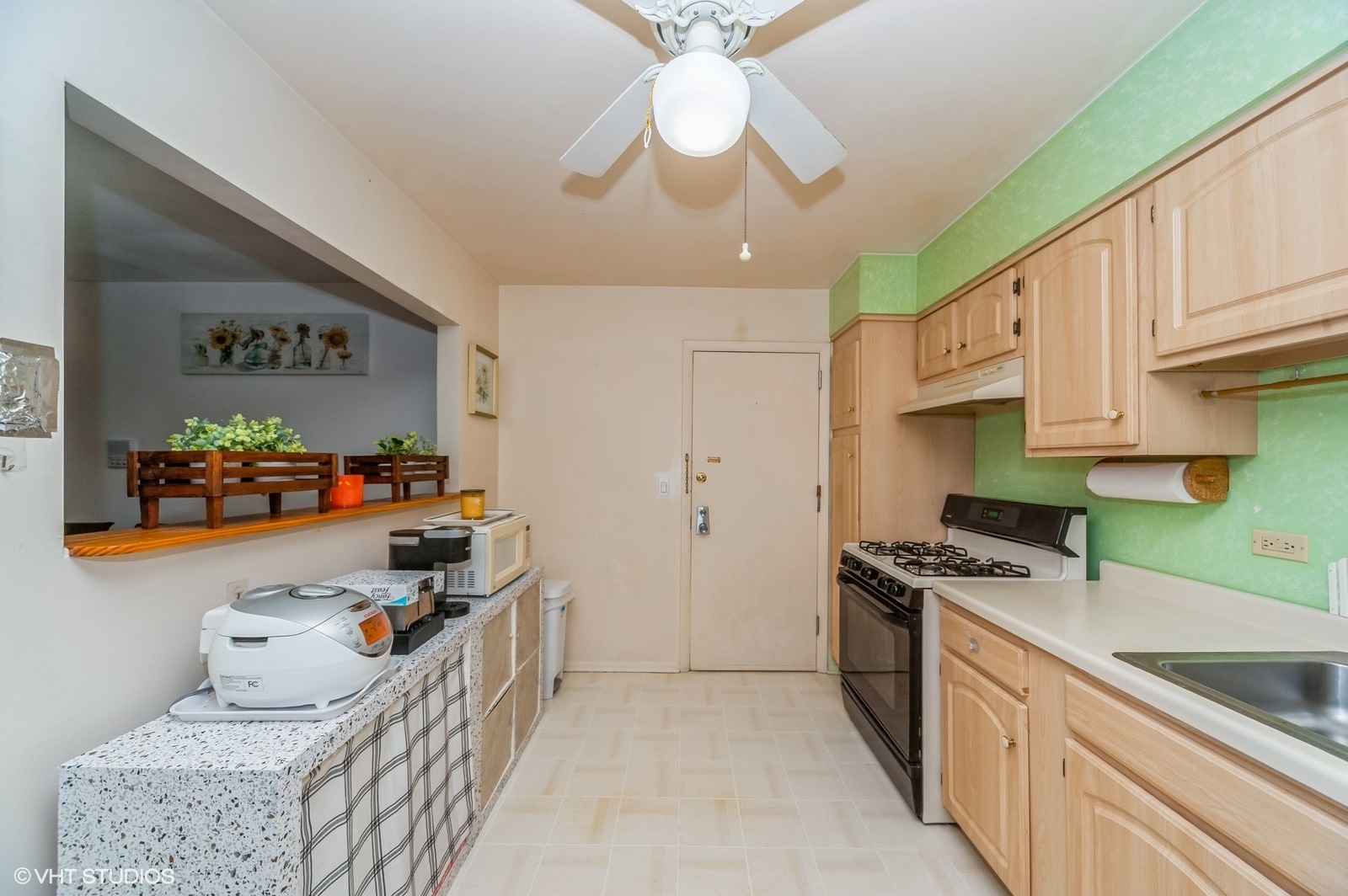 10385 Dearlove Road, Unit 2G Glenview, IL 60025 - Photo 6 of 17 Gallery Image 6