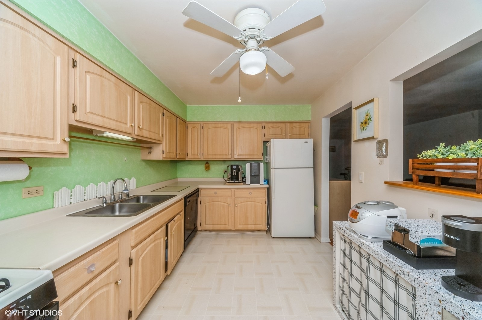 10385 Dearlove Road, Unit 2G Glenview, IL 60025 - Photo 8 of 17 Gallery Image 8