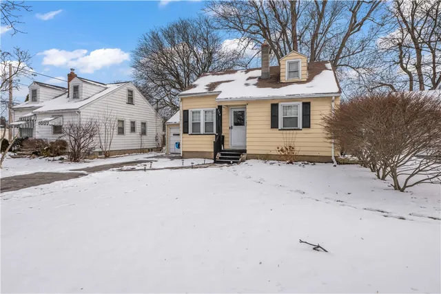 $149,900 | 274 Newton Road, Greece, NY 14626