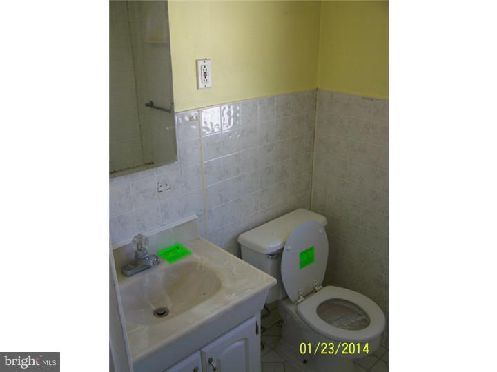 568 Holmes Road Morton, PA 19070 - Photo 19 of 20 Bathroom