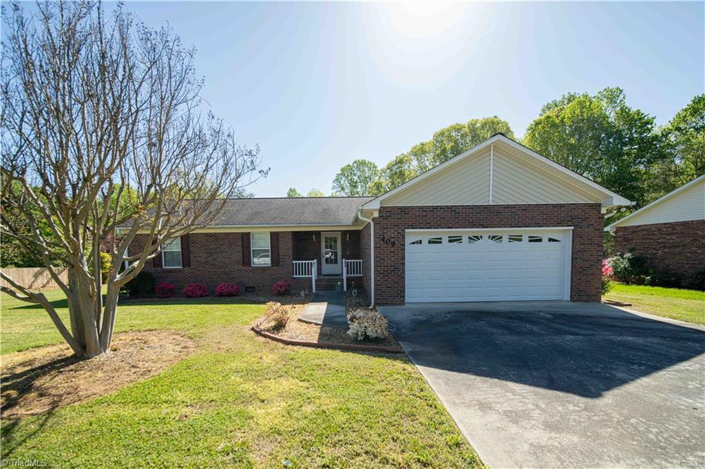 409 Sherman Drive Lexington, NC 27295 - Photo 1 of 30