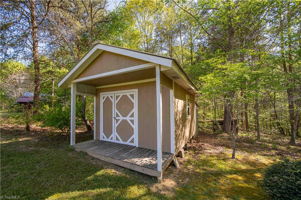 409 Sherman Drive Lexington, NC 27295 - Photo 25 of 30