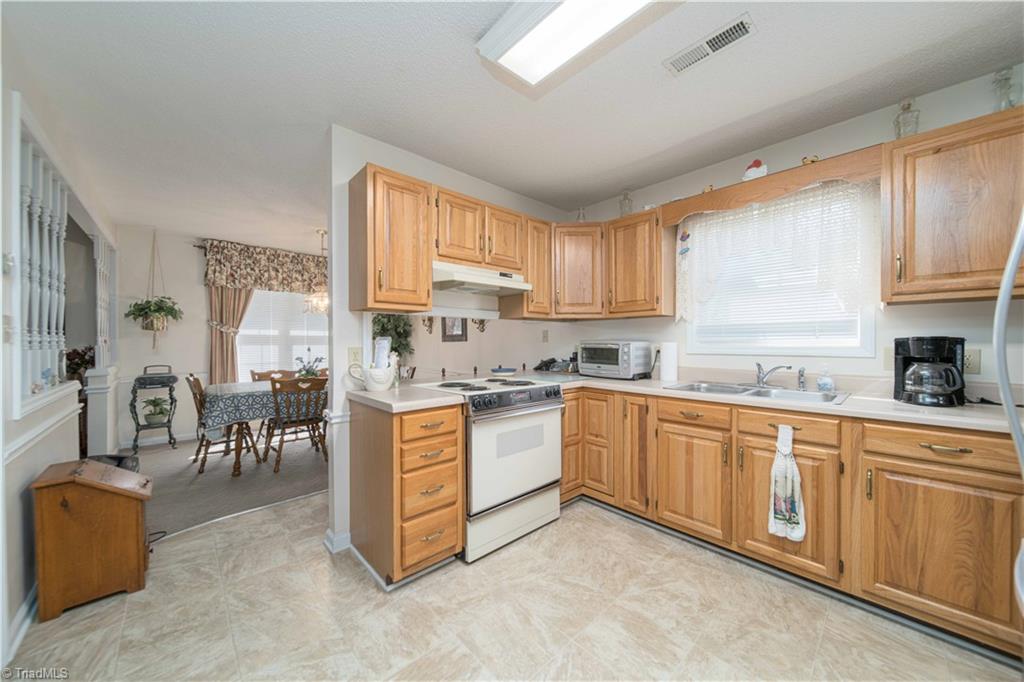 409 Sherman Drive Lexington, NC 27295 - Photo 5 of 30