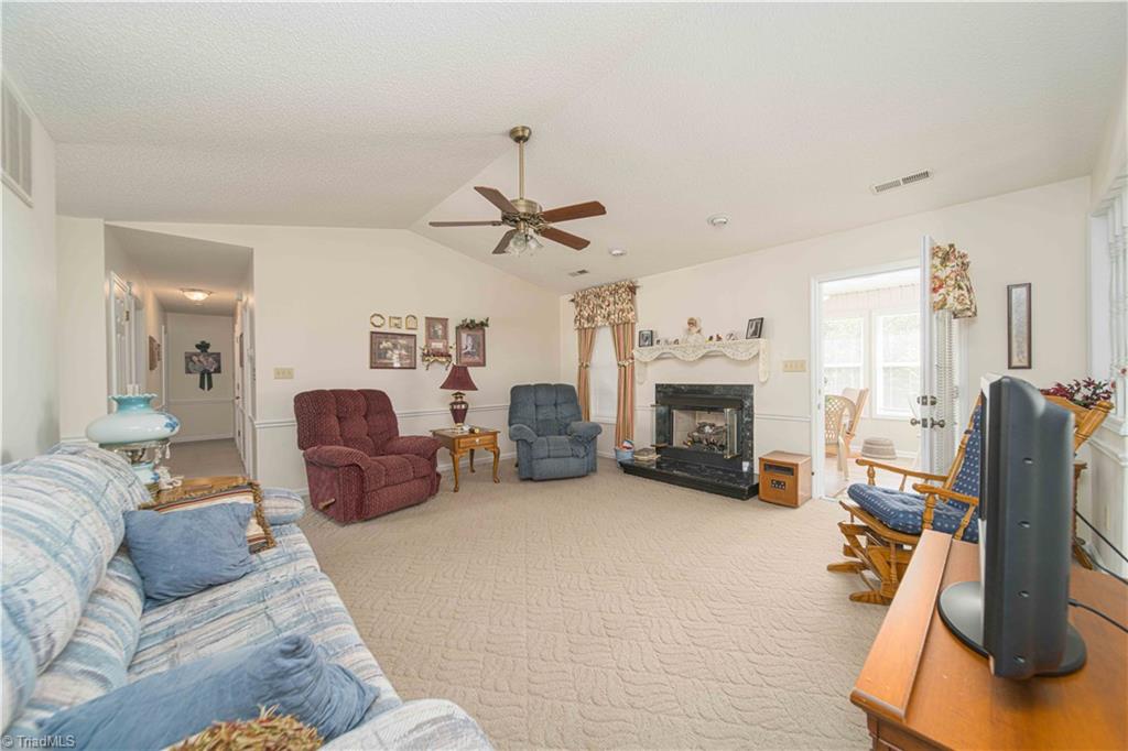 409 Sherman Drive Lexington, NC 27295 - Photo 7 of 30