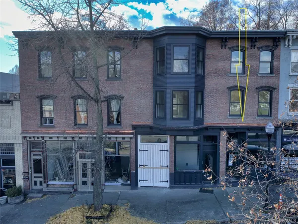 $2,500 | 85 Broadway, Unit 3, Kingston, NY 12401