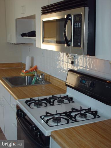5005 Addison Road Capitol Heights, MD 20743 - Photo 16 of 23 Kitchen