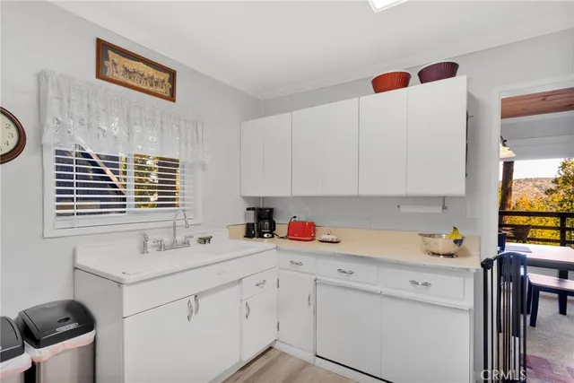 $320,000 | 993 Mercury Way, Crestline, CA 92325