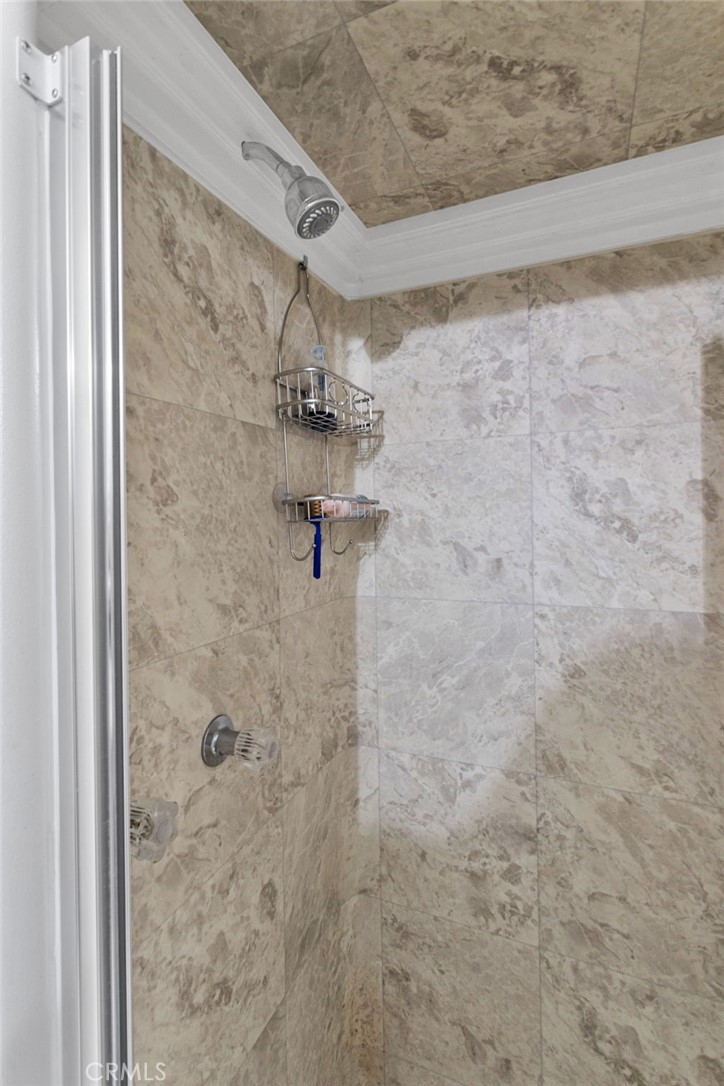 993 Mercury Way Crestline, CA 92325 - Photo 28 of 68 a bathroom with a shower