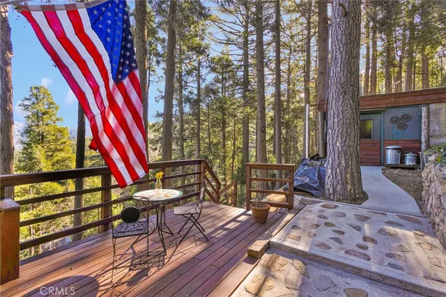 $320,000 | 993 Mercury Way, Crestline, CA 92325