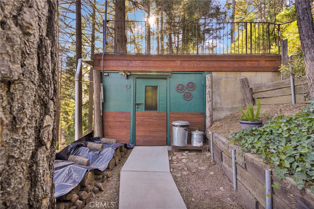 993 Mercury Way Crestline, CA 92325 - Photo 46 of 68