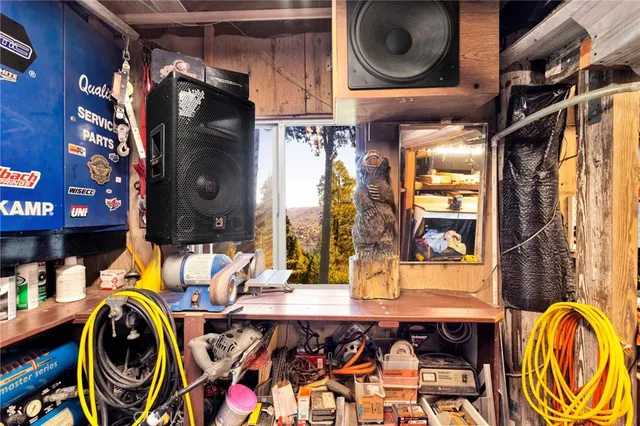 $320,000 | 993 Mercury Way, Crestline, CA 92325