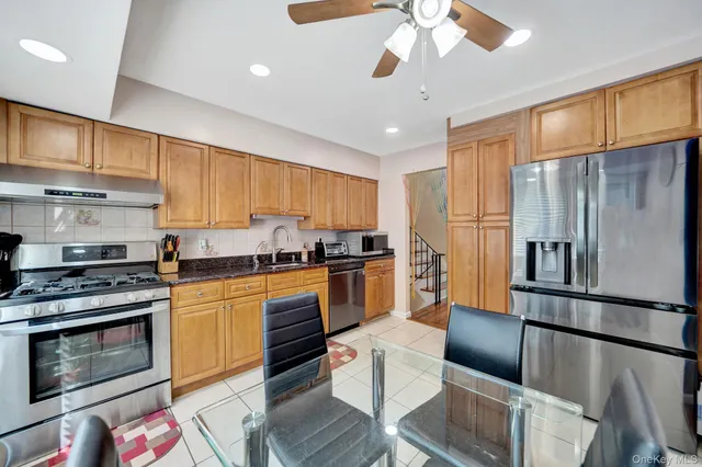 $999,000 | 1 Wayland Road, Plainview, NY 11803