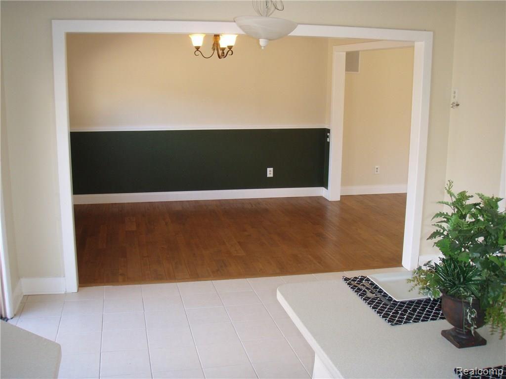 3364 Samaria Road Temperance, MI 48182 - Photo 21 of 48 P3186556.JPG