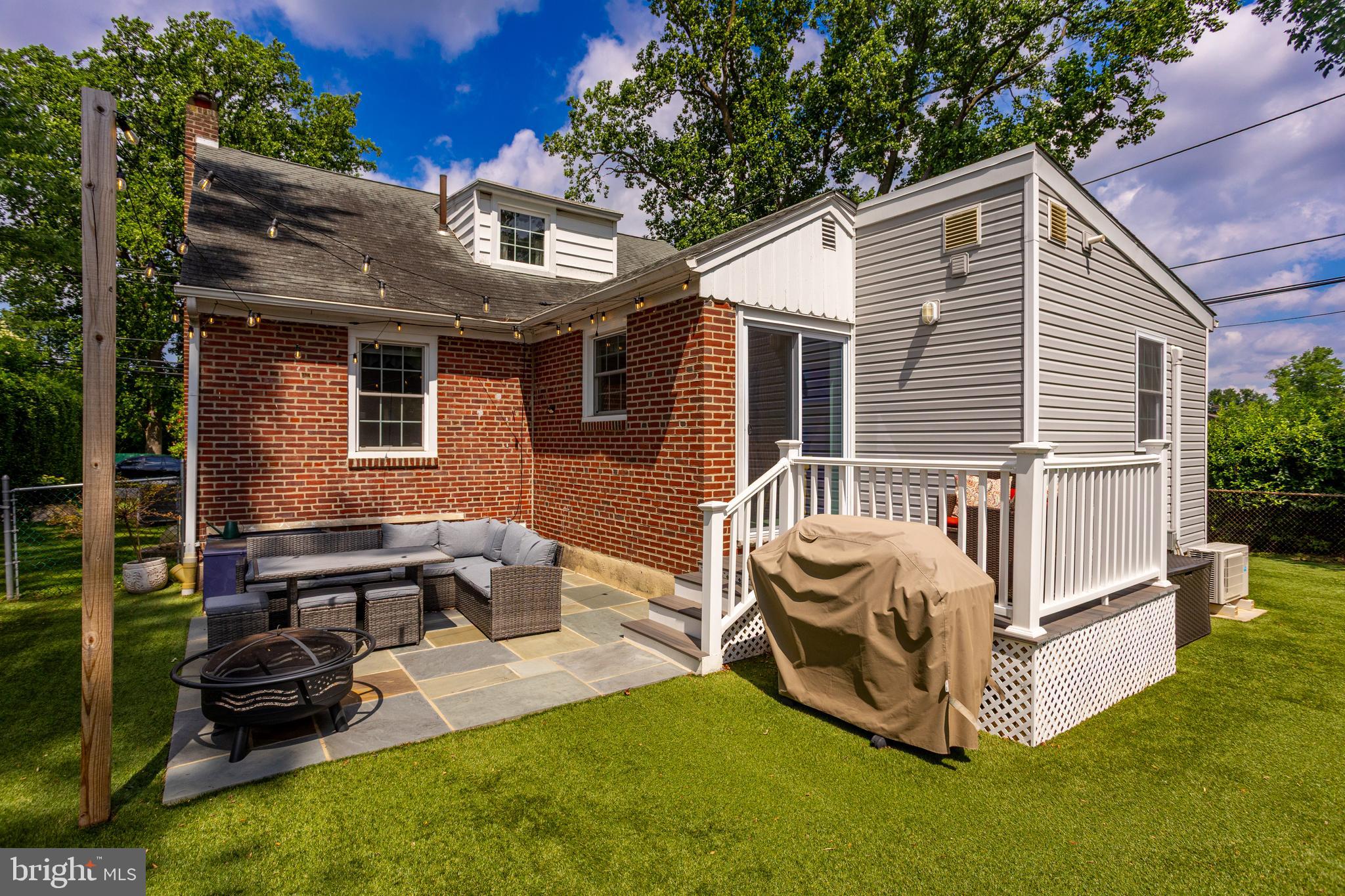 141 North Norwinden Drive Springfield, PA 19064 - Photo 33 of 42 Yard with Pavers