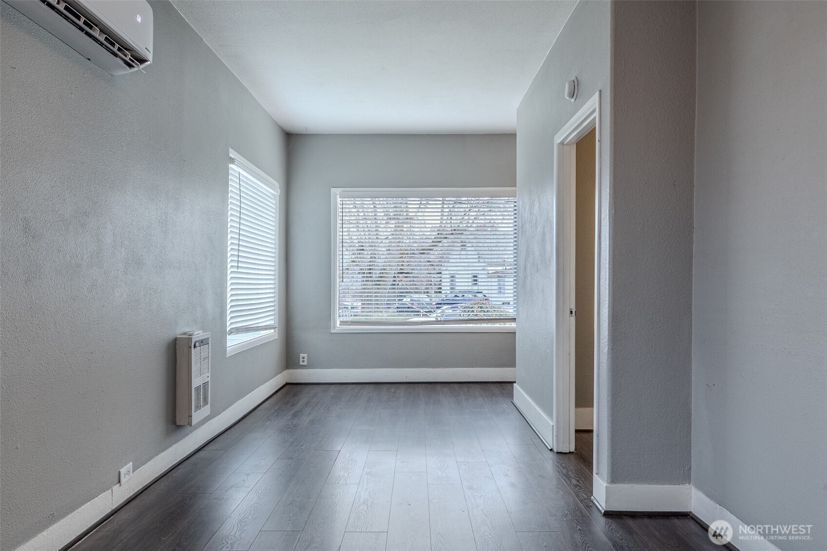 246 North Delaware Avenue Wenatchee, WA 98801 - Photo 16 of 26 a view of an empty room with a window
